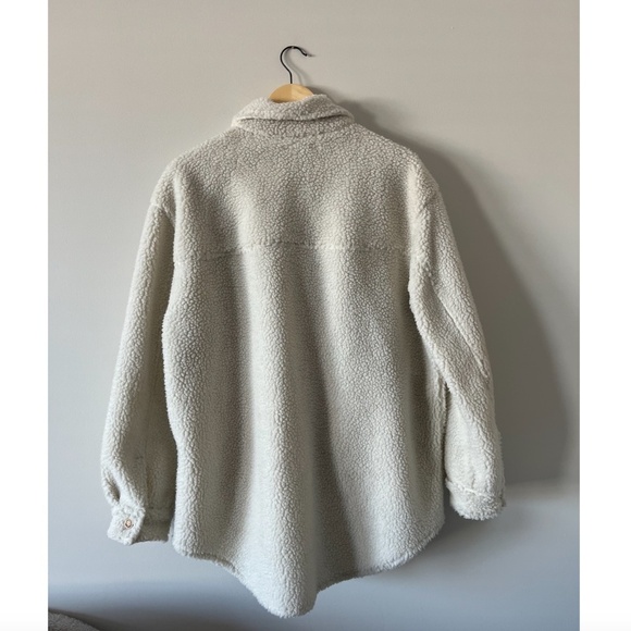 Oversized Teddy Sherpa Shacket (size large) - Picture 2 of 3